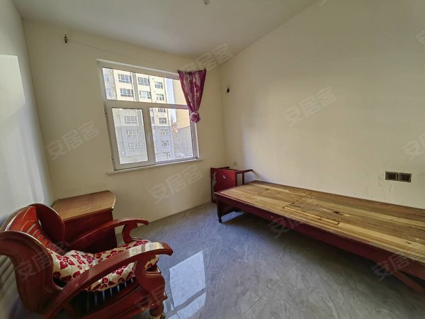 阳泉平定平阳路紫东小区北暂石小区简装三室,交通便利,拎包入住.