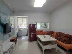 广安广安区金安大道实验学校旁，三室低楼层，家具家电齐全，随时看房出租房源真实图片