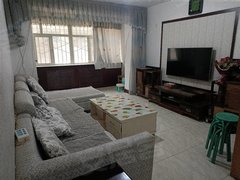喀什喀什市喀什城区东湖小区一楼拎包入住两室一厅 拎包入住出租房源真实图片