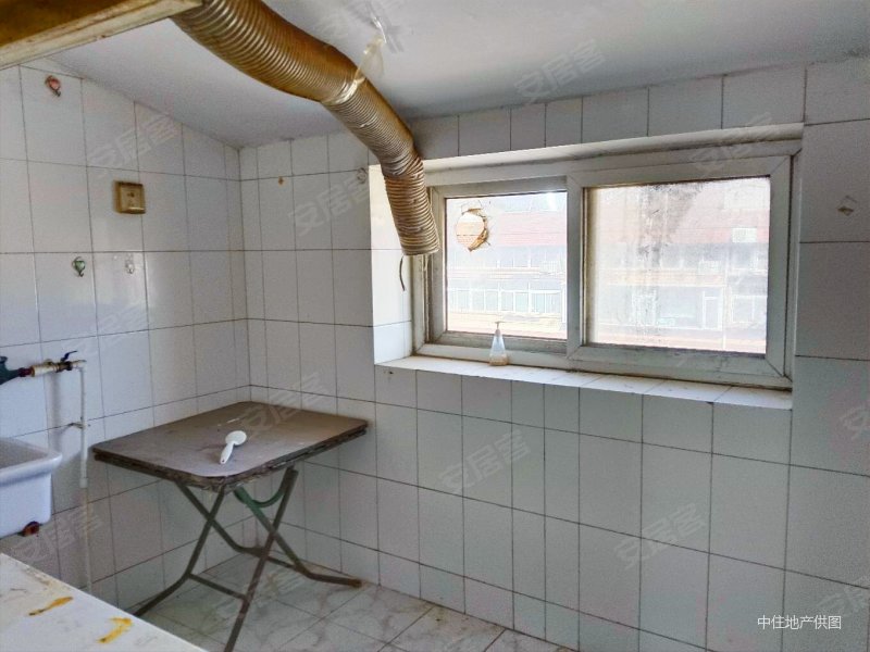 西城新苑(北区) 商业配套齐全 临地铁 高楼层视野好