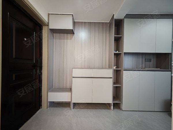 渭南临渭乐天大街宣化馨城渭南第一小学  精装电梯两室  直接入住出租
