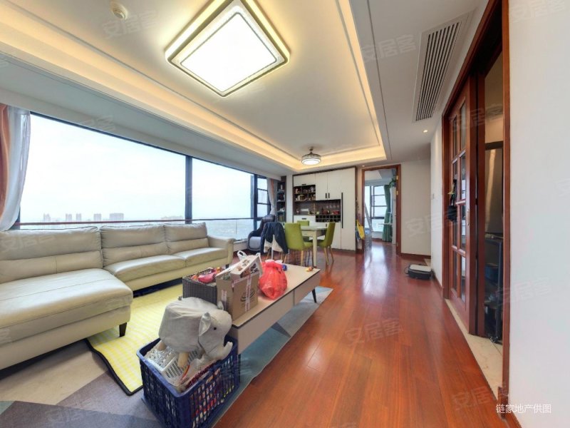 荣安翡翠半岛4室2厅2卫109.04㎡南240万