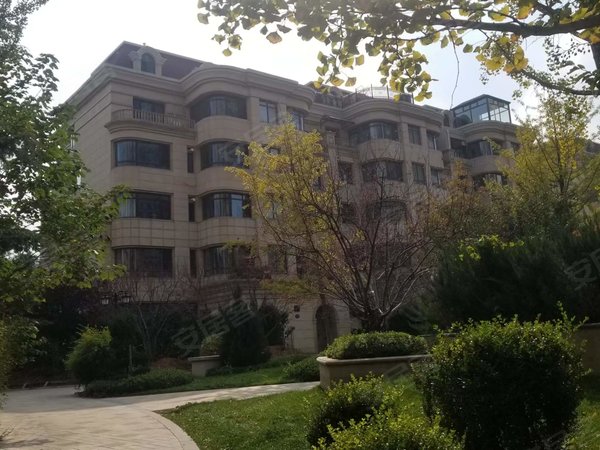 大连中山秀月明秀庄园(别墅)别墅中山区秀月明秀庄园二期叠拼电梯豪装