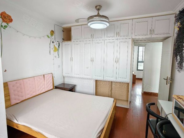 上海浦东川沙心圆西苑近迪斯尼 四大院 心圆西苑 好停车电梯房 押一付