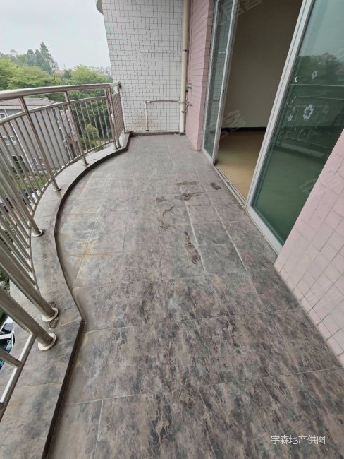 侨苑山庄四房两厅两卫中间楼层户型大装修保养新