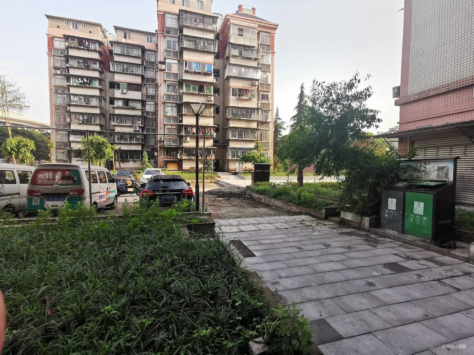 华龙苑小区2室2厅1卫71㎡南48.6万