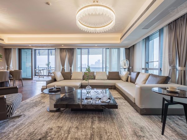 重庆渝中朝天门重庆来福士广场朝天门 云端豪宅 看两江交汇 大平层 豪