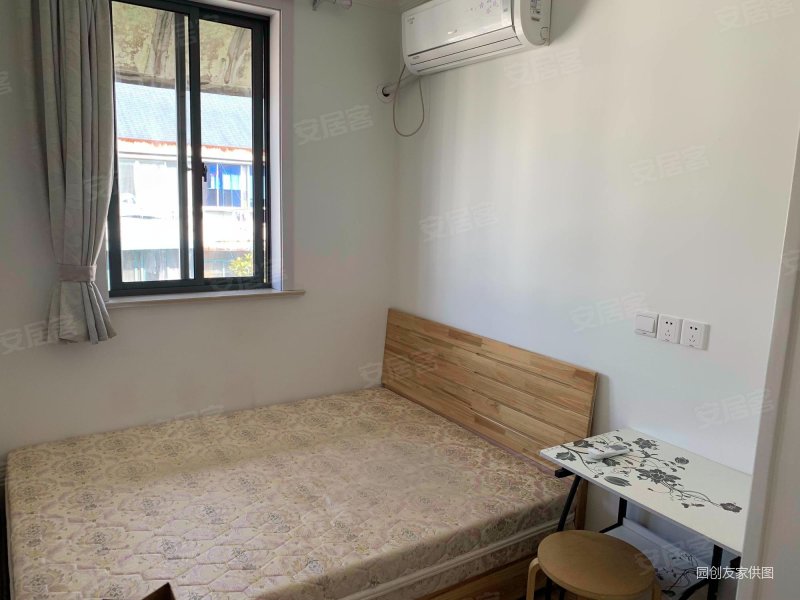 高楼层采光充足 购物方便 交通便利 满五 朝南,上南二村(1-92号)二手