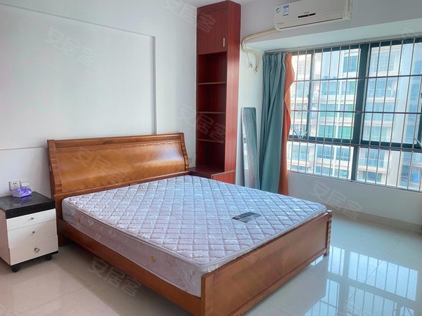 惠州惠城金山湖怡景华庭新天虹商场旁怡景华庭精装三房出租2300出租