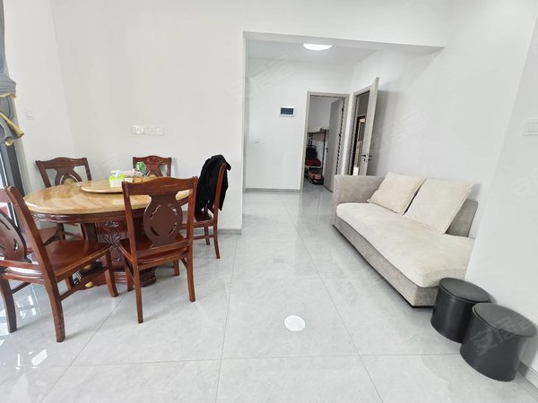 福州长乐吴航中发首府一期长乐首占新区 中发首府一期 精装电梯2房