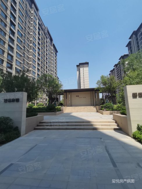 璟园璟悦府4室2厅3卫176㎡南北400万