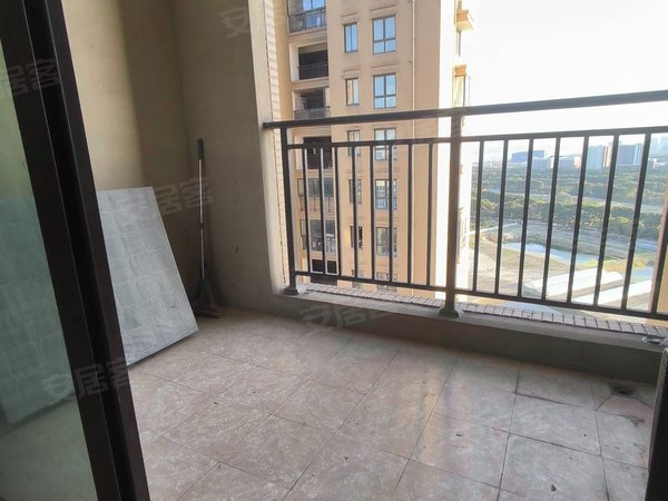 海宁长安镇农发区盈都江悦城高尔夫球场以北，江悦城小区出租房源真实图片