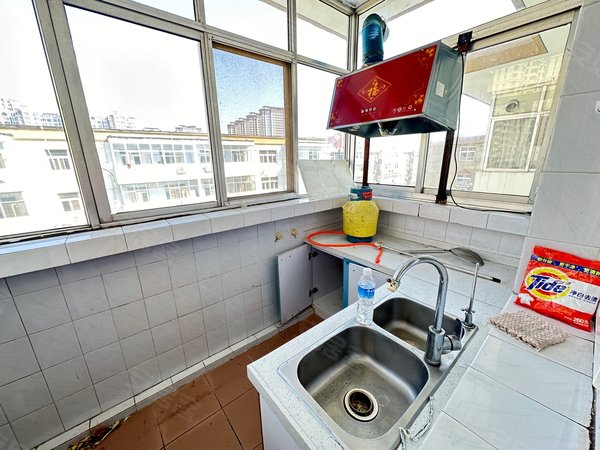 衡水桃城怡然城南苑小区衡百国际南苑小区六楼 三室两厅 家具家电齐全 拎包入住出租房源真实图片