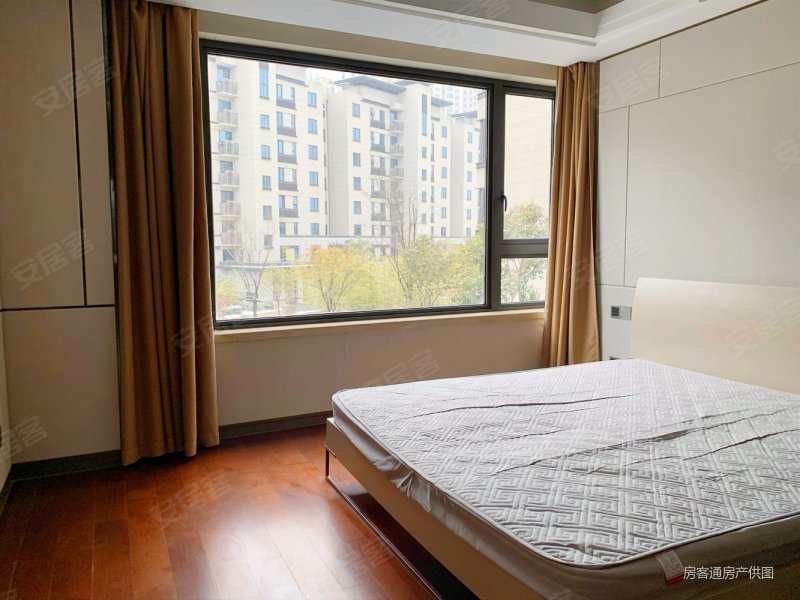 精装可拎包入住,绿地城长安宫二手房,350万,4室2厅,3卫,156平米-西安