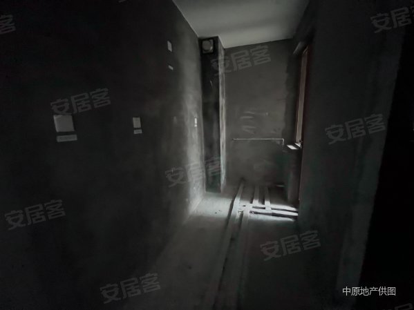 星都梅沙天邸3室2厅1卫81㎡南北330万