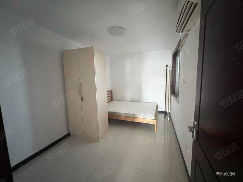 常青园北里南北通透2居 高楼层有电梯