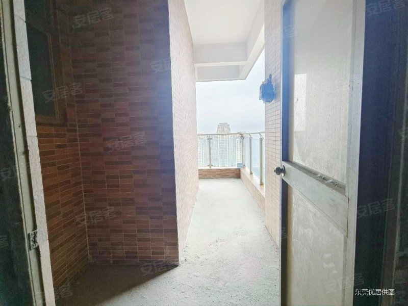 业主急卖龙泉豪苑高层非顶楼毛坯大五房天虹商圈地铁口