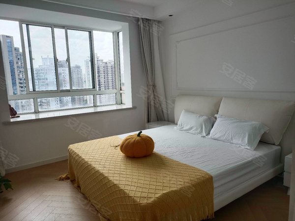 上海黄浦老西门兴林公寓老业主委托,精装修采光好,近地铁配套齐全