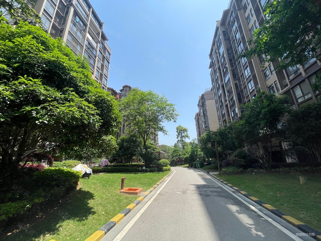 捡漏价秀峰区彰泰桃源居4房2厅2卫带杂物间车位105万