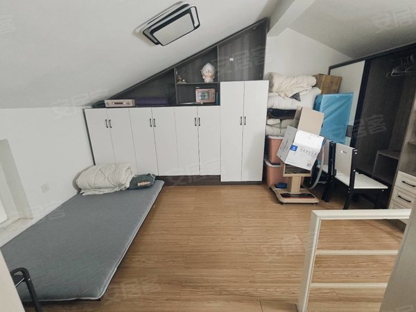 乐山市中老公园白塔街326号院师院人民医院跃层精装3房2空调，停车方便，家具家电齐全拎包住出租房源真实图片