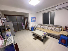 盘锦盘山府前大街县高附近,嘎嘎板正,两室一厅!出租房源真实图片
