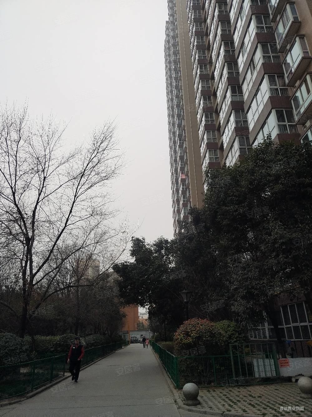 好房庆安中学近的莲湖市民中心旁土门对面开远门地铁口