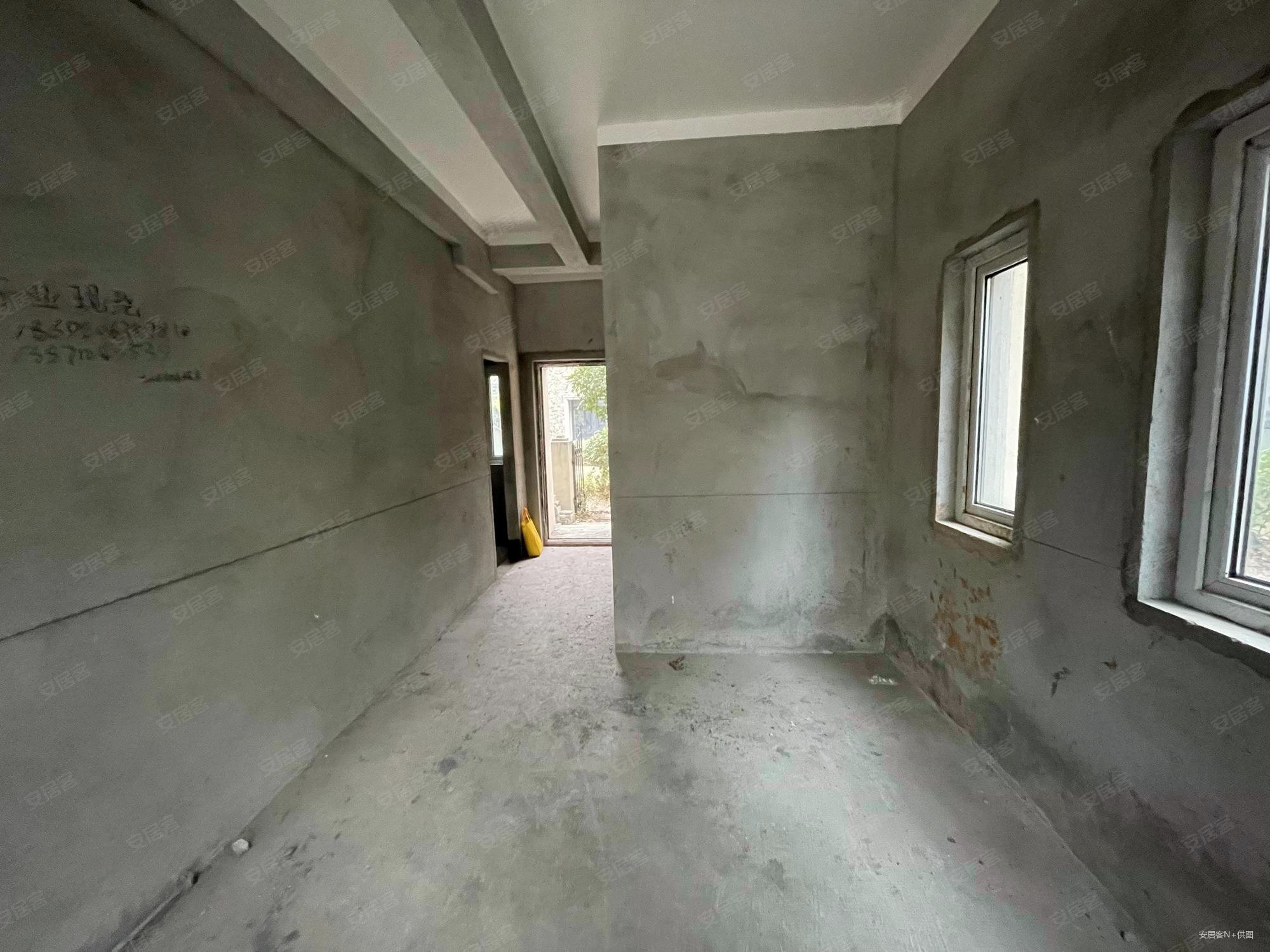 珑璟轩(别墅)4室2厅2卫100㎡南150万