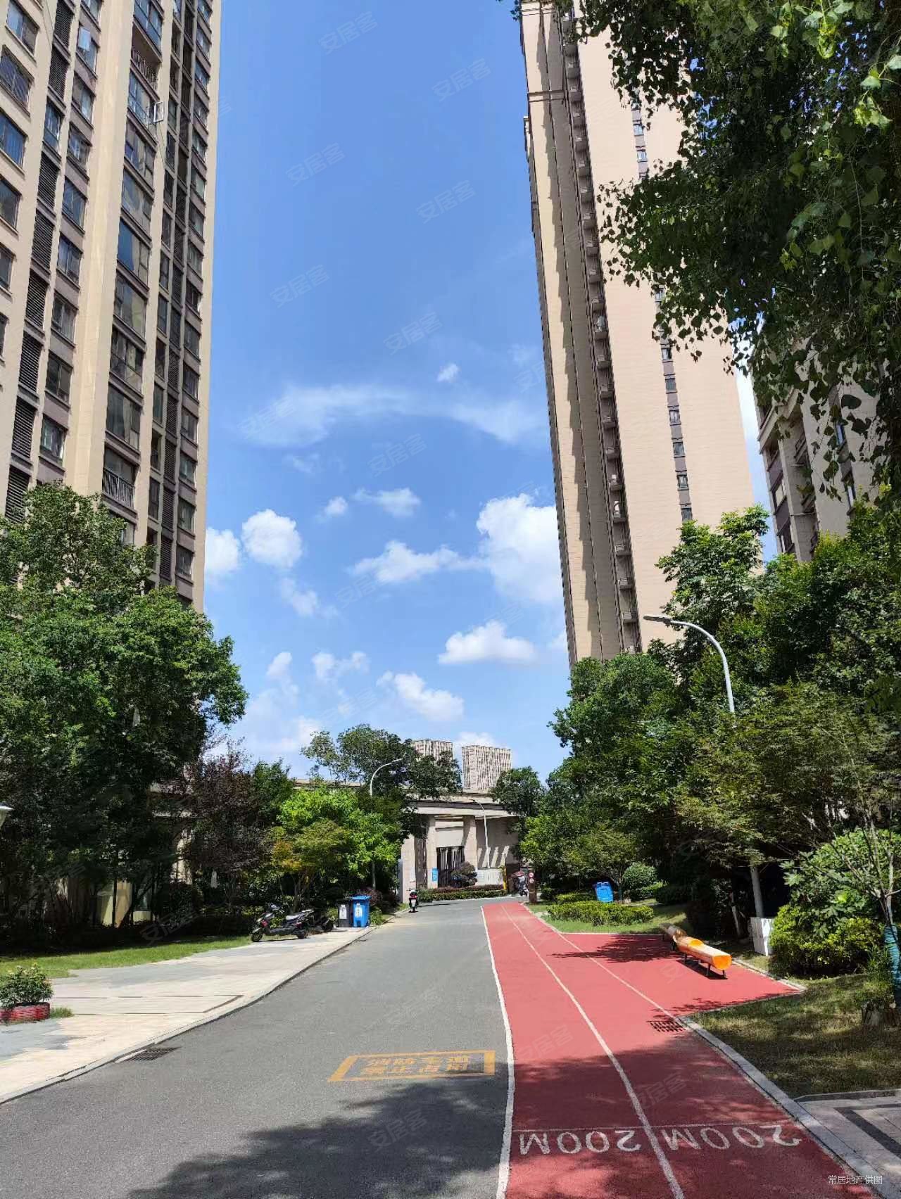 捡漏价 龙湖紫宸 毛坯四房 业主诚售价可刀 可刀,龙誉城紫宸二手房