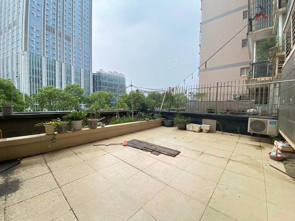 长沙雨花劳动中路城市山水豪园木桥地铁口 带60平露台 可种花 养宠物