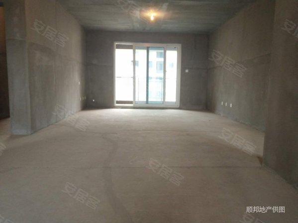 绿地城 四室两卫 总8层 带电梯洋房 公摊仅0.13