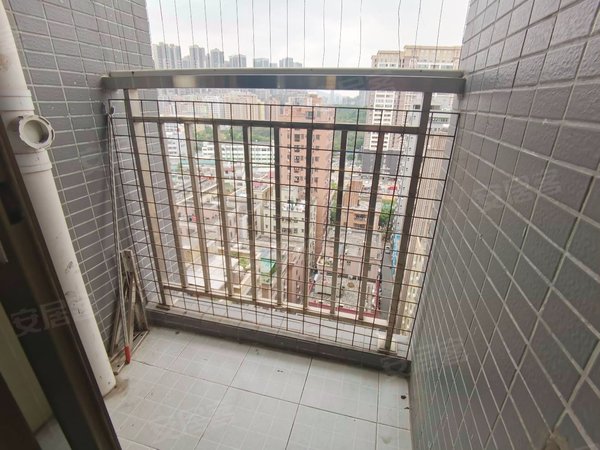 【多图】警备区龙华公寓,龙华租房,花园小区龙华公寓急租精装大两房