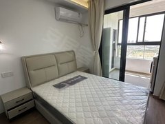 镇江京口京口吾悦广场吾悦附近 融创悦秀园 精装 一室 包网 包物业 欢迎入住出租房源真实图片
