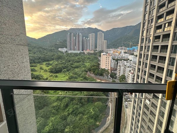 深圳盐田沙头角蓝郡公馆拎包入住盐田山景一房出租房源真实图片