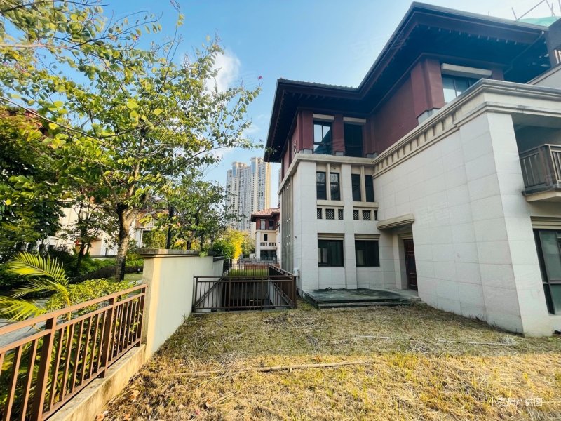 阳光城翡丽湾  端头独栋别墅!大草地300多平方 急售!