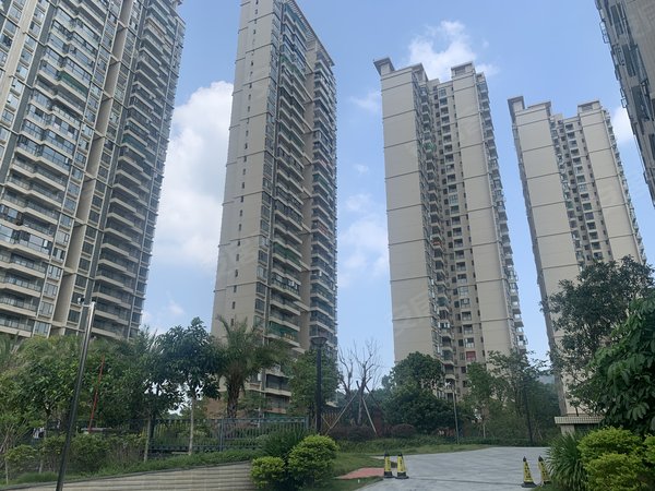 广州白云南湖贤庄经适房高层湖景大平层冷色系装修出租房源真实图片