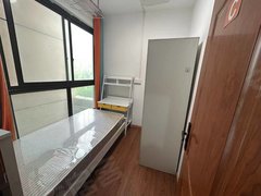五号线前庄地铁站旁，中冶天城有电梯房小次卧特价出租。