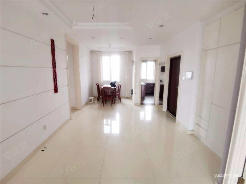 银丰花园3室2厅2卫142㎡南北270万