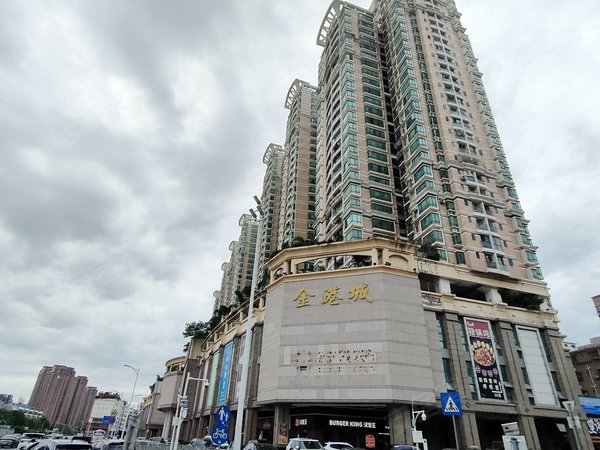 深圳宝安西乡金港华庭金港华庭精装三房客厅带阳台采光好家私家电齐全