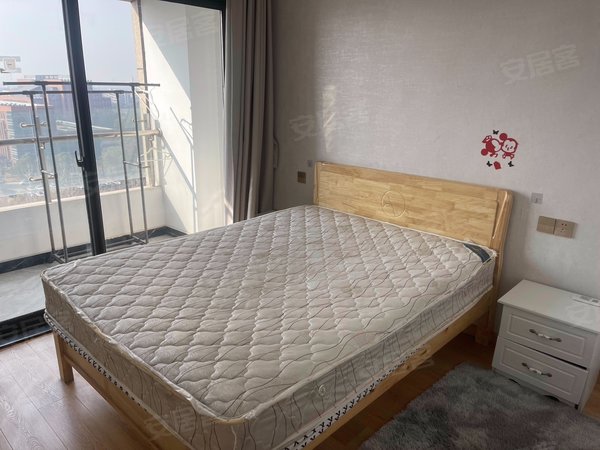 海宁长安镇农发区新天地公馆长安地铁口 学校旁新天地公馆精装一室一厅诚心出租 拎包入住出租房源真实图片