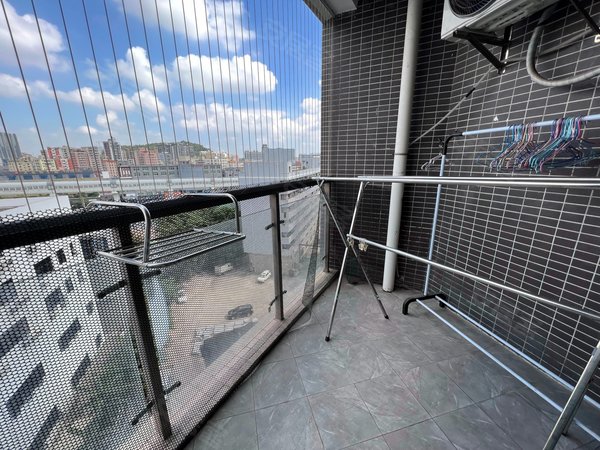 深圳龙华大浪金威大厦元芬地铁口金威大厦小区四房全齐出租只要4800