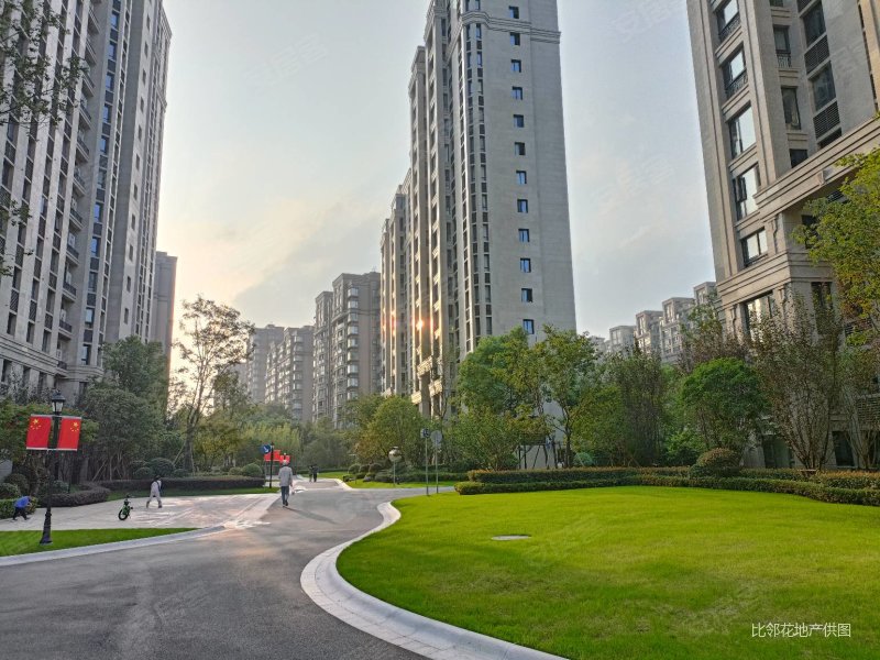 绿地东上海海富城市花园(四期)二手房,480万,2室2厅,1卫,87.