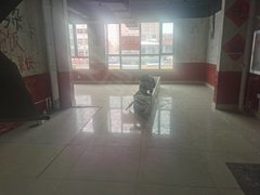 莘县燕塔街道燕塔三中附近,交通便利,门前面积大,位于文华街和新华路交叉口路南出租房源真实图片