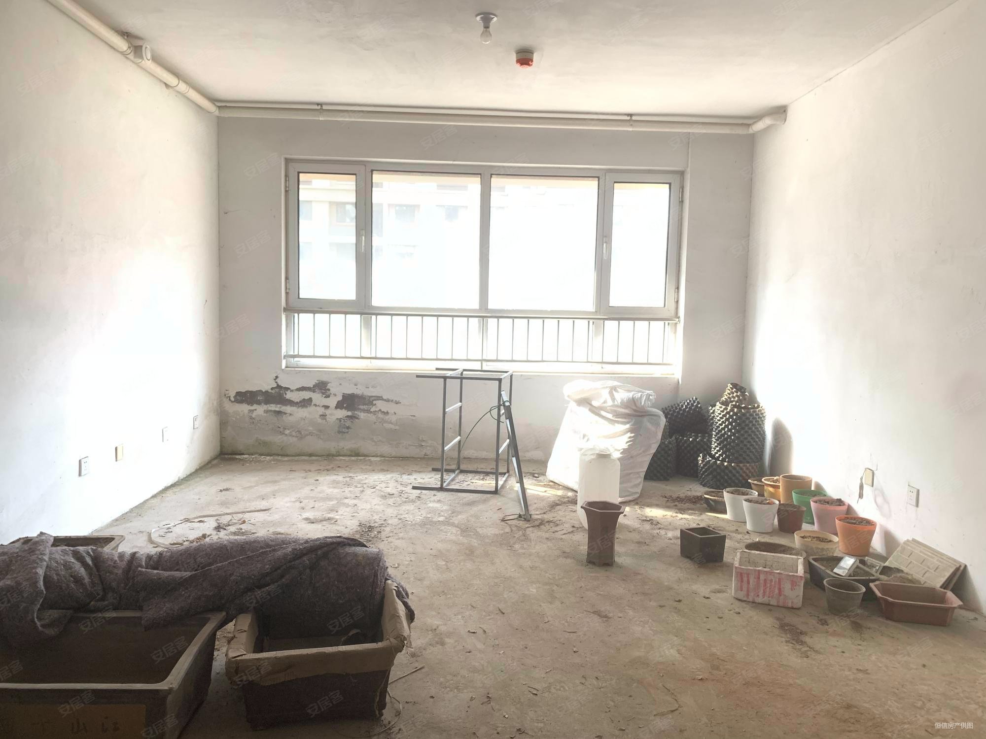帝都上品3室2厅2卫137㎡南97万
