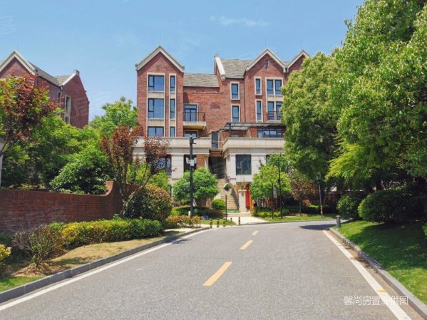 光谷南公园环绕联排别墅送花园送大露台环境优美江夏五里街,武汉恒大