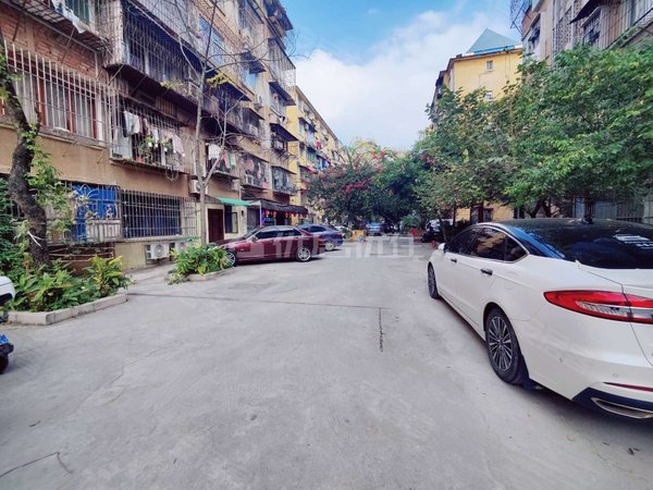 南宁青秀新竹新竹小区麻村地铁口步行500米新竹小区精装两房一厅配齐