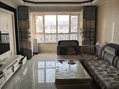 银川贺兰朔方南街荷兰印象年租15000包物业暖气电梯费出租房源真实图片