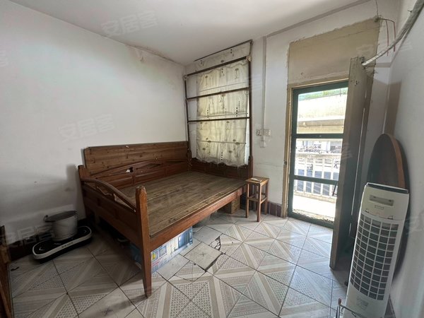 南宁兴宁民生军供大厦中华路单位小区!军供小区安全感满满!三房一厅!