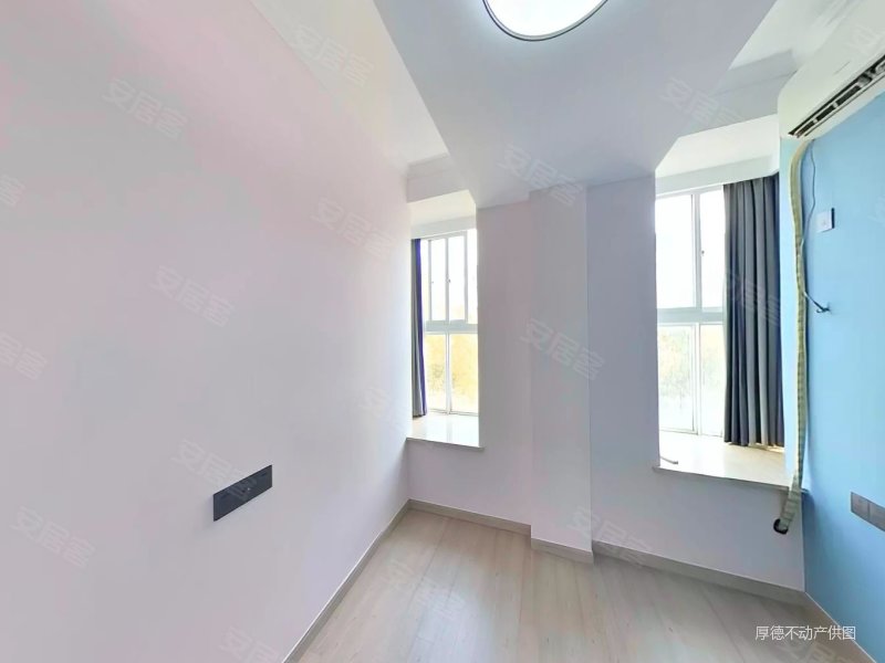 东泰家园 中间好楼层 刚需小三居 精装可拎包入住 出行方便