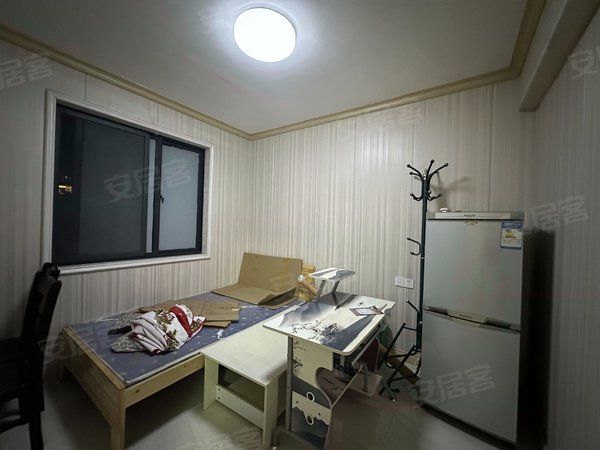 塘栖嘉凯城对面 三中旁 精装修 电梯房 2100月免物业费