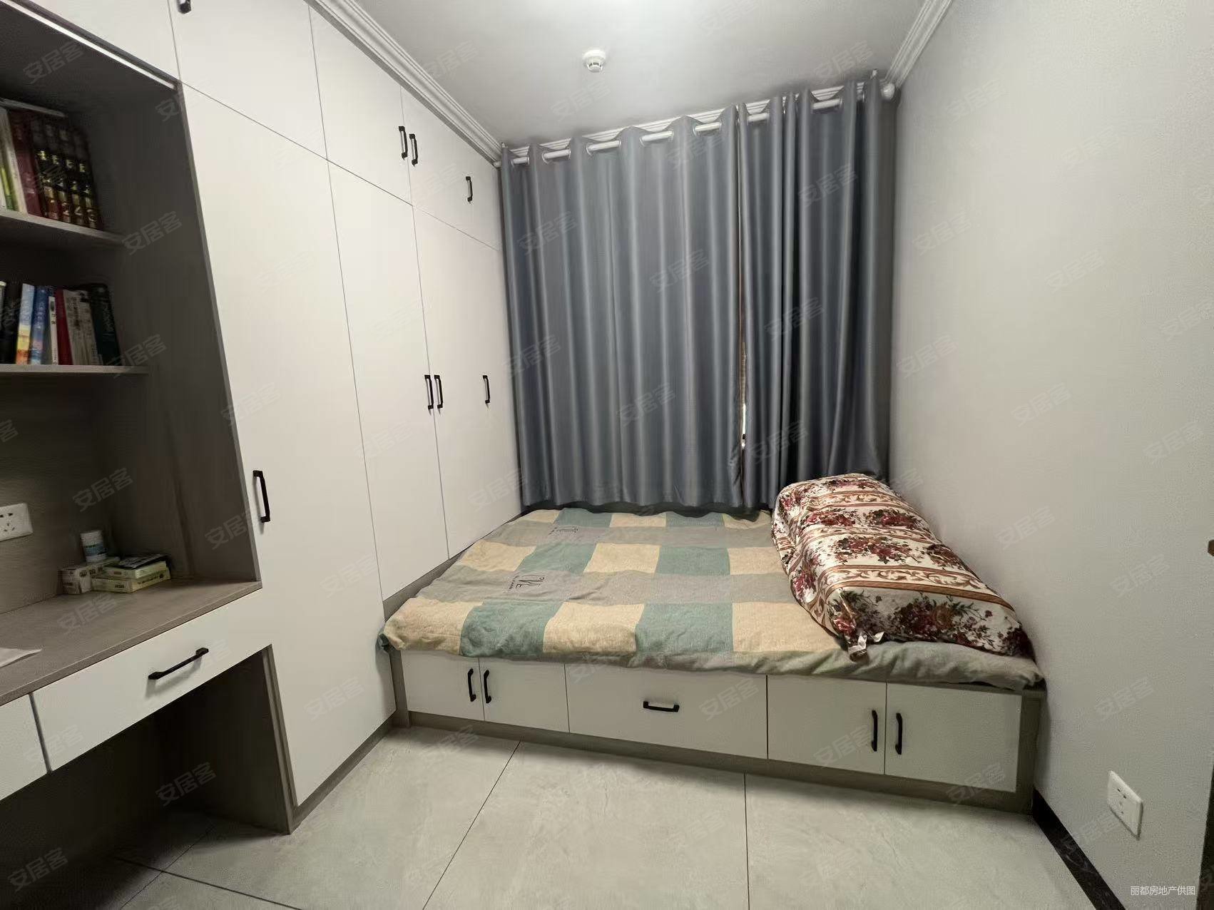 中海河山郡3室2厅2卫126㎡南北166万